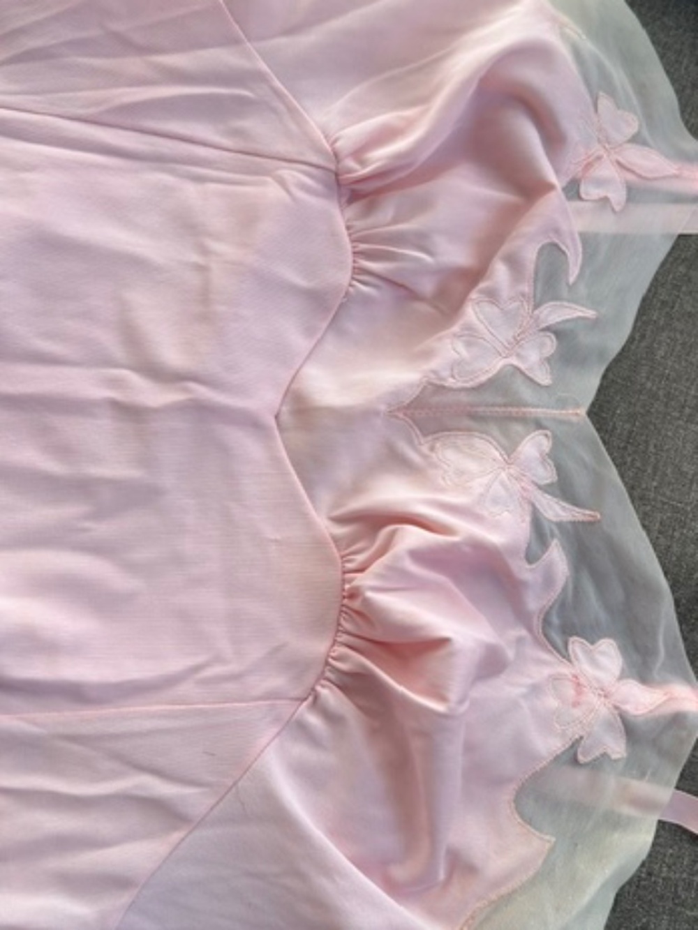 (Bundle) 2 Vintage Full slips / Nightgowns (M) - Picture 5 of 10